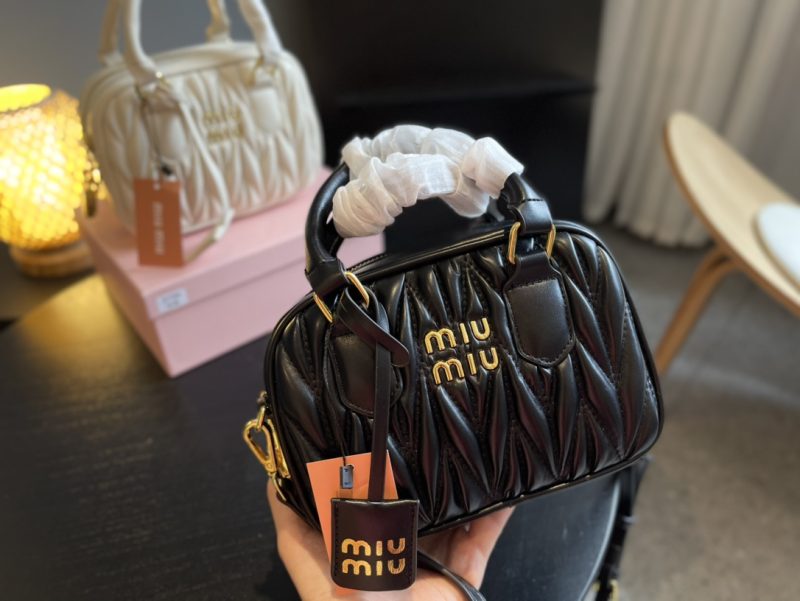 ReplicaDesignerBags 06YA15945
