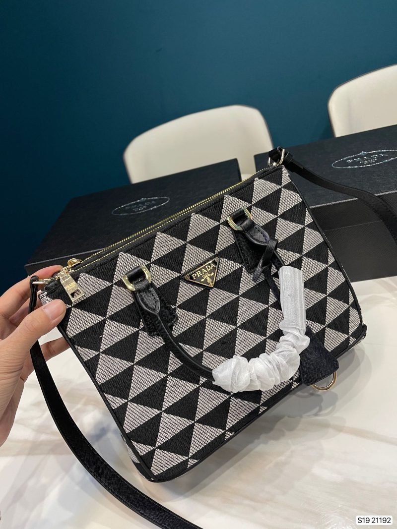 ReplicaDesignerBags 05YA17192