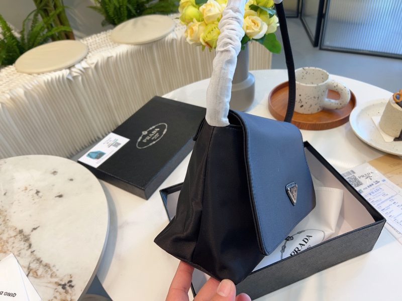 ReplicaDesignerBags 05YA17228