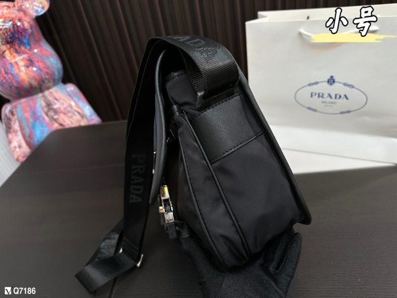ReplicaDesignerBags 05YA17806