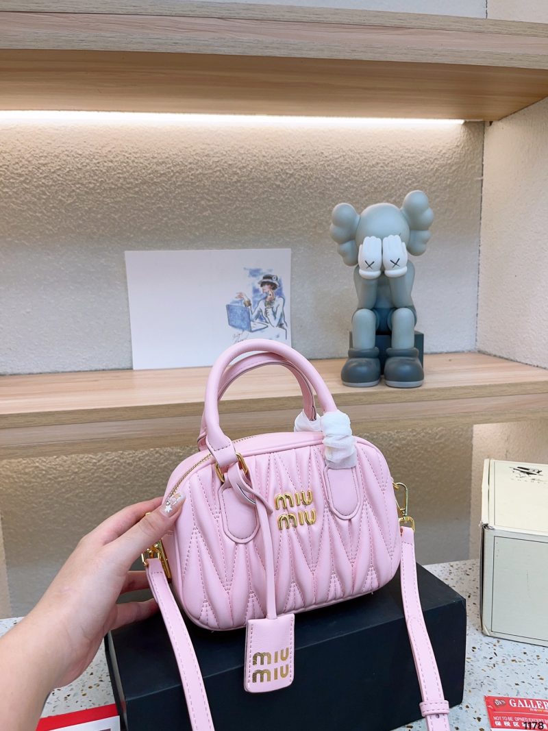 ReplicaDesignerBags 06YA16011