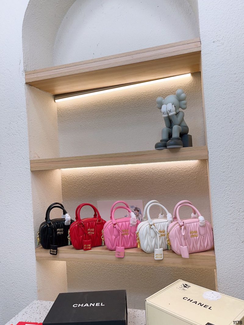 ReplicaDesignerBags 06YA16011