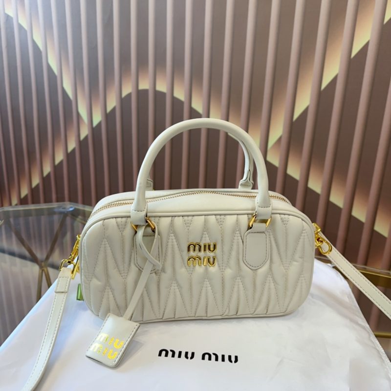 ReplicaDesignerBags 06YA16411