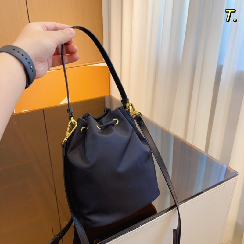 ReplicaDesignerBags 05YA18032