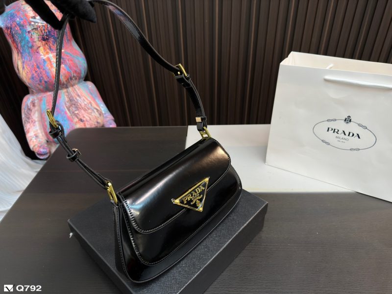 ReplicaDesignerBags 05YA17977