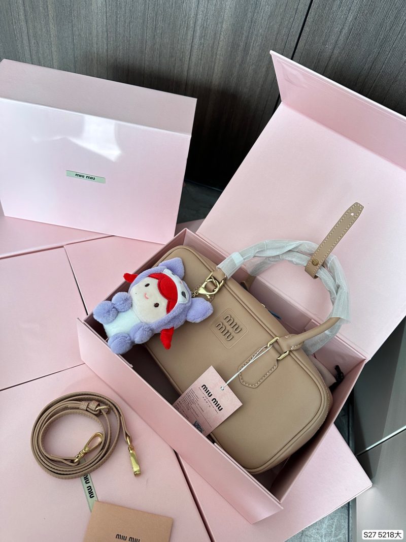 ReplicaDesignerBags 06YA16513