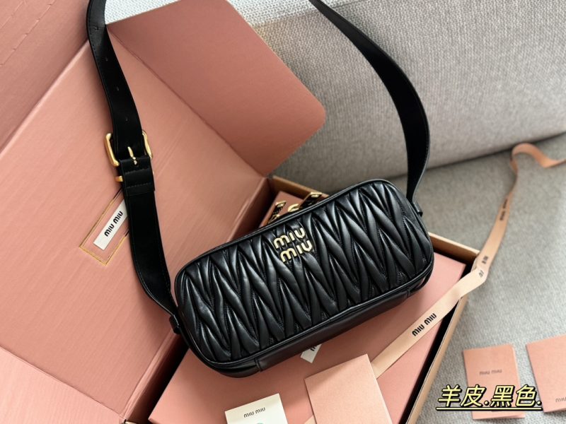 ReplicaDesignerBags 06YA16830