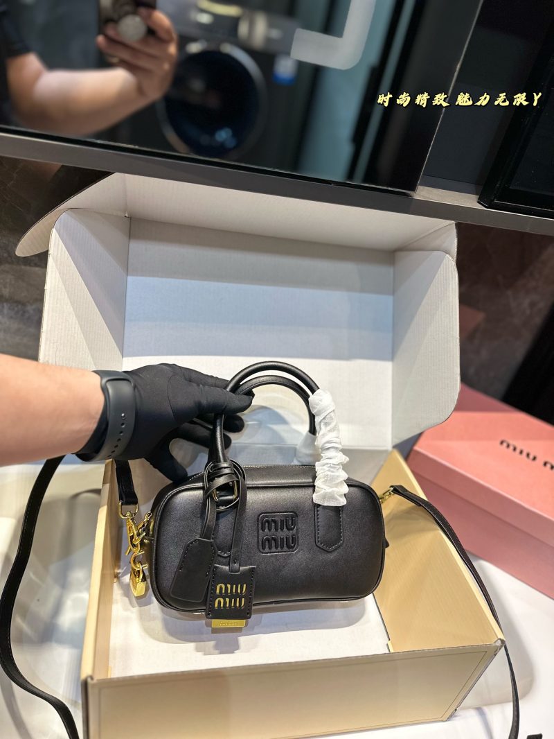 ReplicaDesignerBags 06YA15830