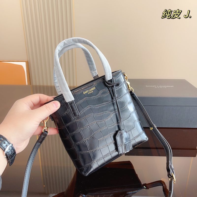 ReplicaDesignerBags 05YA3015