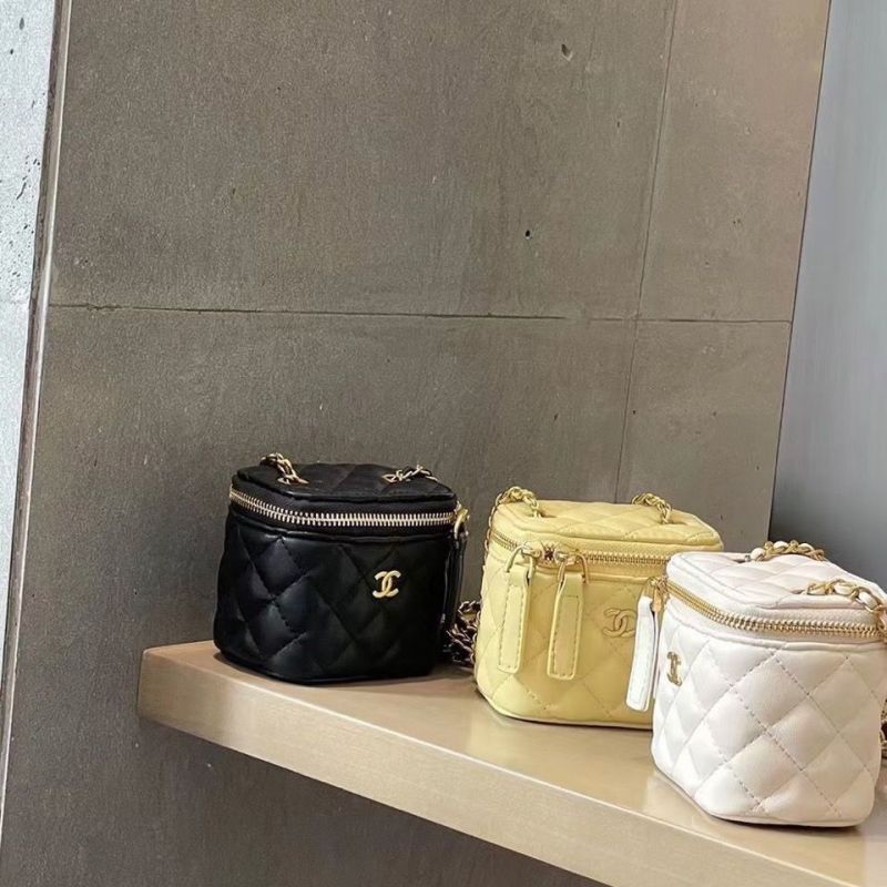 Replica Designer Chanel Double C Letters Square Solid Color Messenger Chain Bag