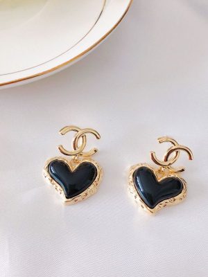 Replica Designer Chanel Fashion Heart Earrings