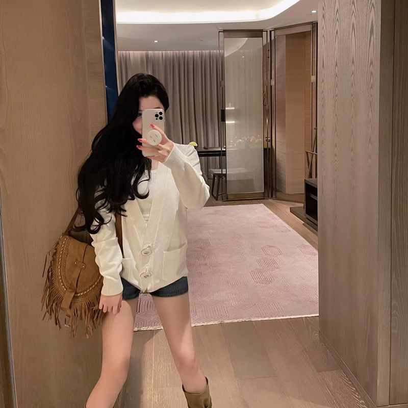 Replica Designer Chanel Letter Embroidered V-Neck Loose Knitted Cardigan