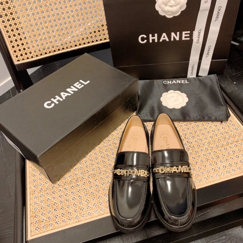 Replica Designer Chanel Simple Block Heel Slip-On Loafers