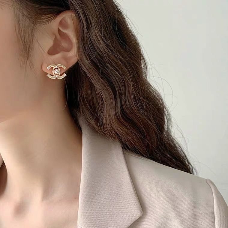 Replica Designer Chanel Women Double C Pearl Earrings
