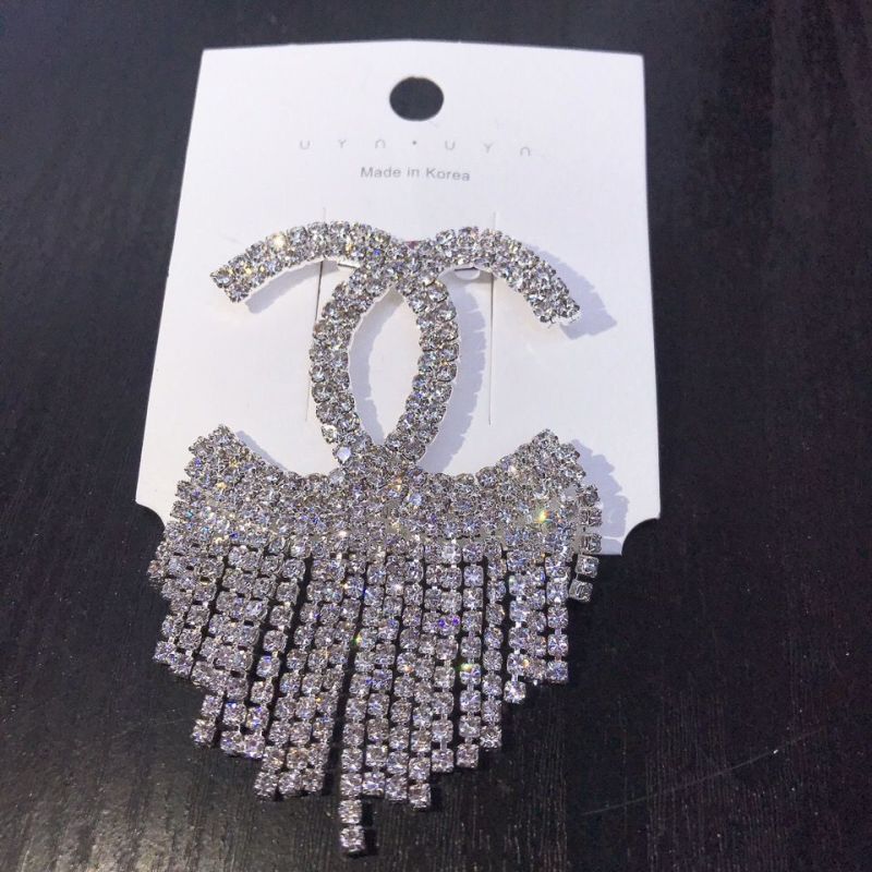 Replica Designer Chanel Women Simple Rhinestones Tassel Letters Brooches