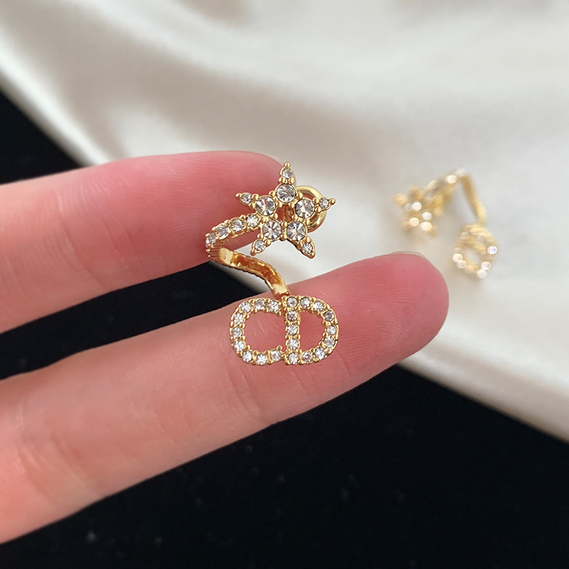 Replica Designer Dior Fashion Rhinestone Letter Surrounding Star Stud Earrings