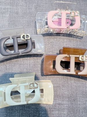 Replica Designer Dior Simple Letter Frosted Acrylic Hair Claw