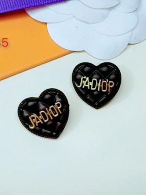 Replica Designer Dior Simple Letter Heart Stud Earrings