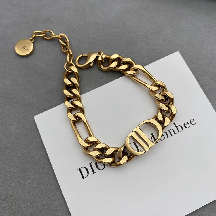 Replica Designer Dior Simple Metal Alphabet Thick Chain Bracelet