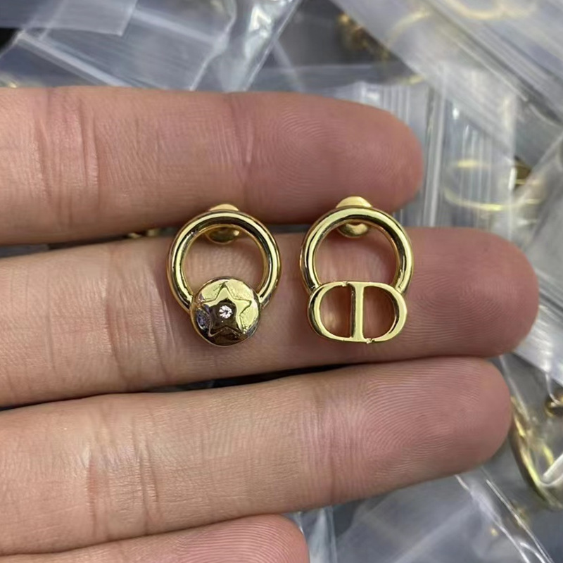 Replica Designer Dior Simple Metal Asymmetric Stud Earrings