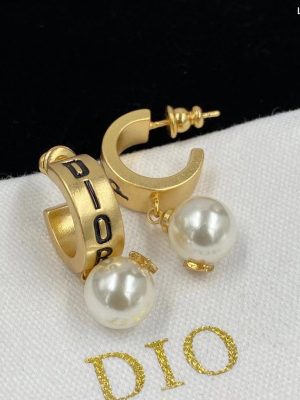Replica Designer Dior Simple Metal Letter Imitation Pearl Stud Earrings