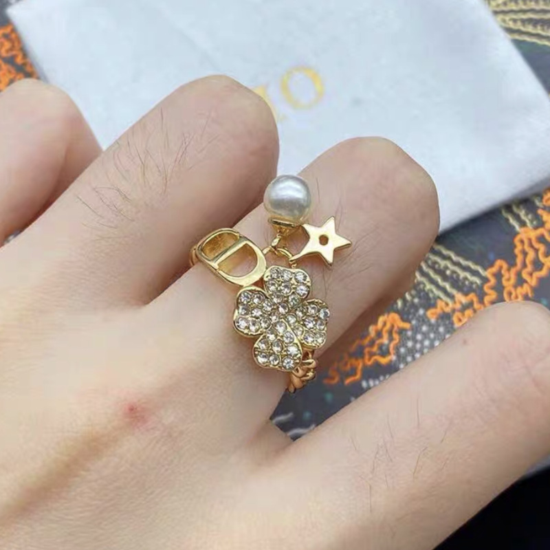 Replica Designer Dior Simple Metal Star Rhinestone Clover Ring