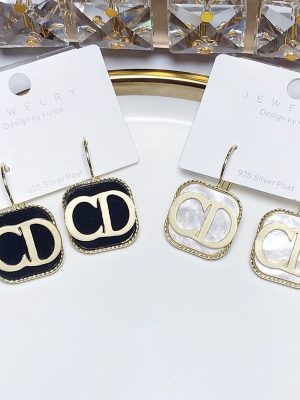Replica Designer Dior Simple Square Shell Letter Earrings