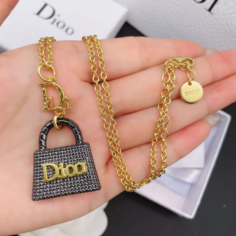 Replica Designer Dior Vintage Metal Letter Necklace
