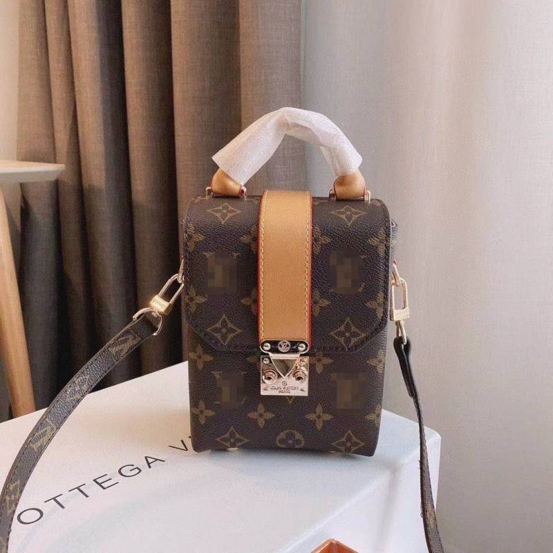 Replica Designer Louis Vuitton Vintage Print Metal Buckle Panel Shoulder Bag