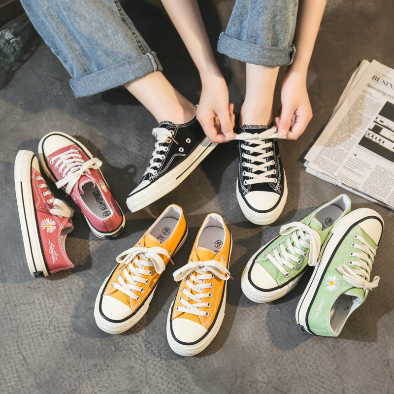Replica Designer Women Simple Daisy Canvas Shoes